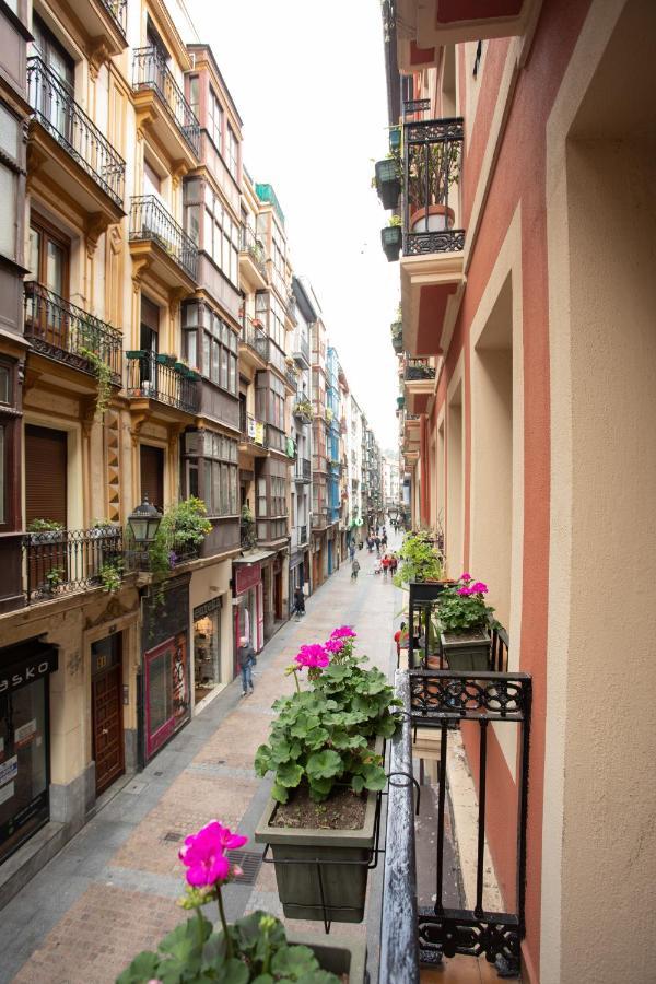 Acogedor Apartamento En El Centro Del Casco Viejo Apartman Bilbao Kültér fotó